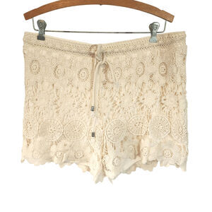 Cato White Lace Stretch Woman's Shorts 2 inches Inseam Size L